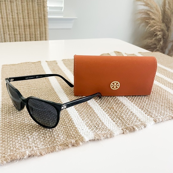 Black large framed Tory Burch Sunglasses. Worn once. - Picture 1 of 4